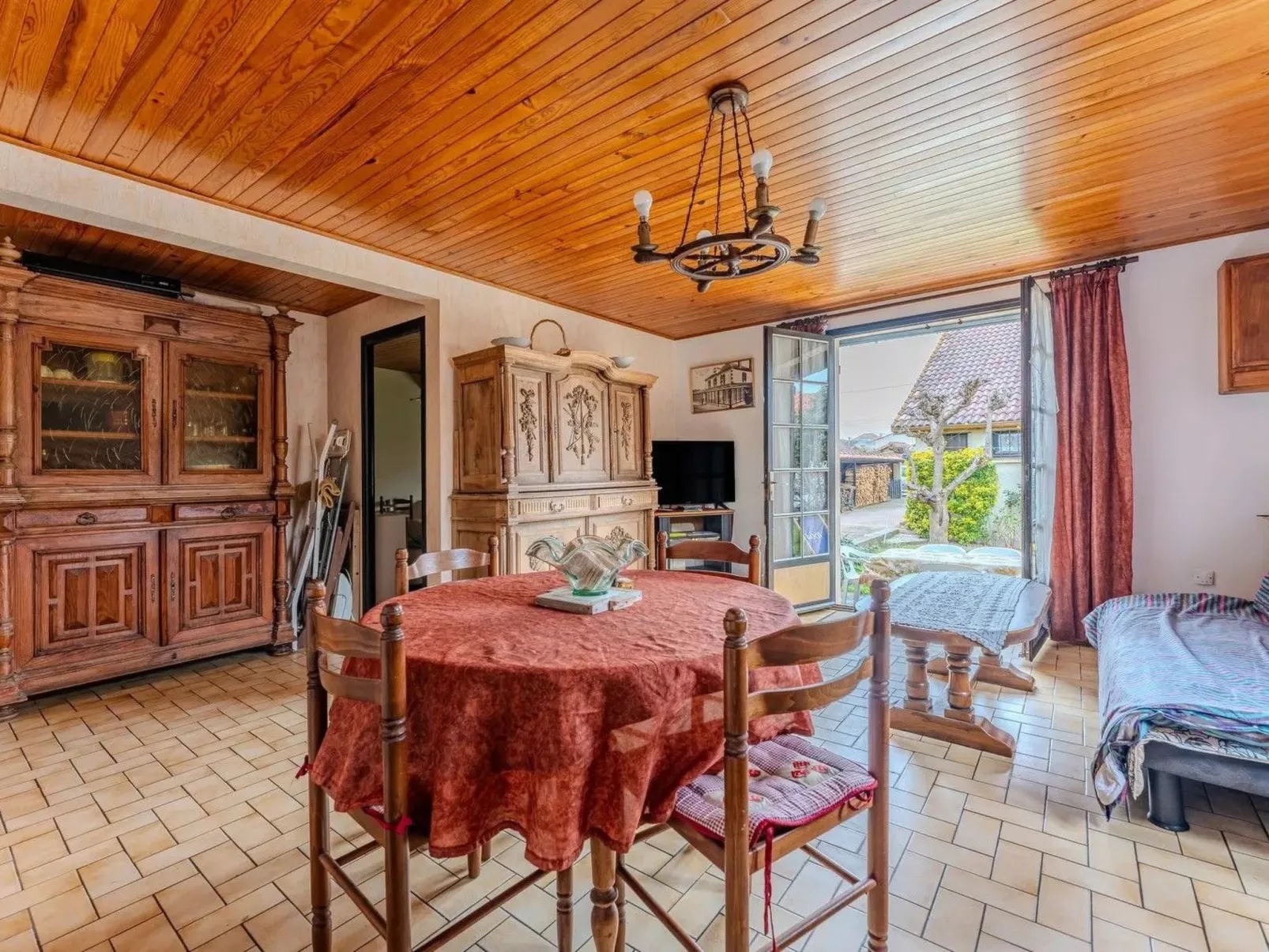 Ideal gelegenes Haus in ruhiger Lage - Binnen