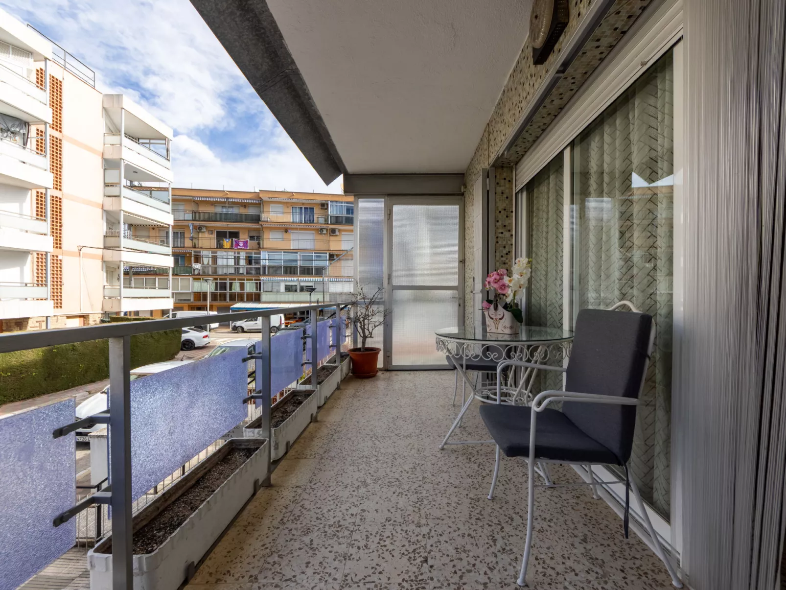 Tomas de Victoria - Buiten