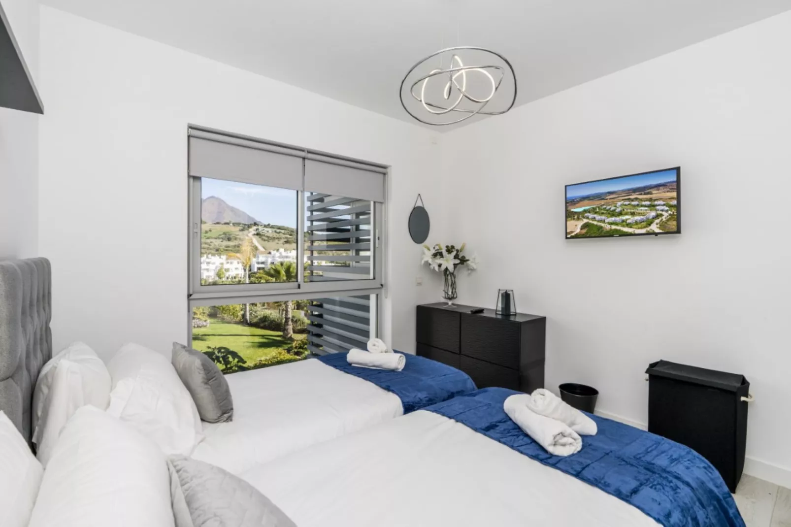 Stylish 3-Bed Apartment | Alcazaba Lagoon (1214) - Slaapkamer