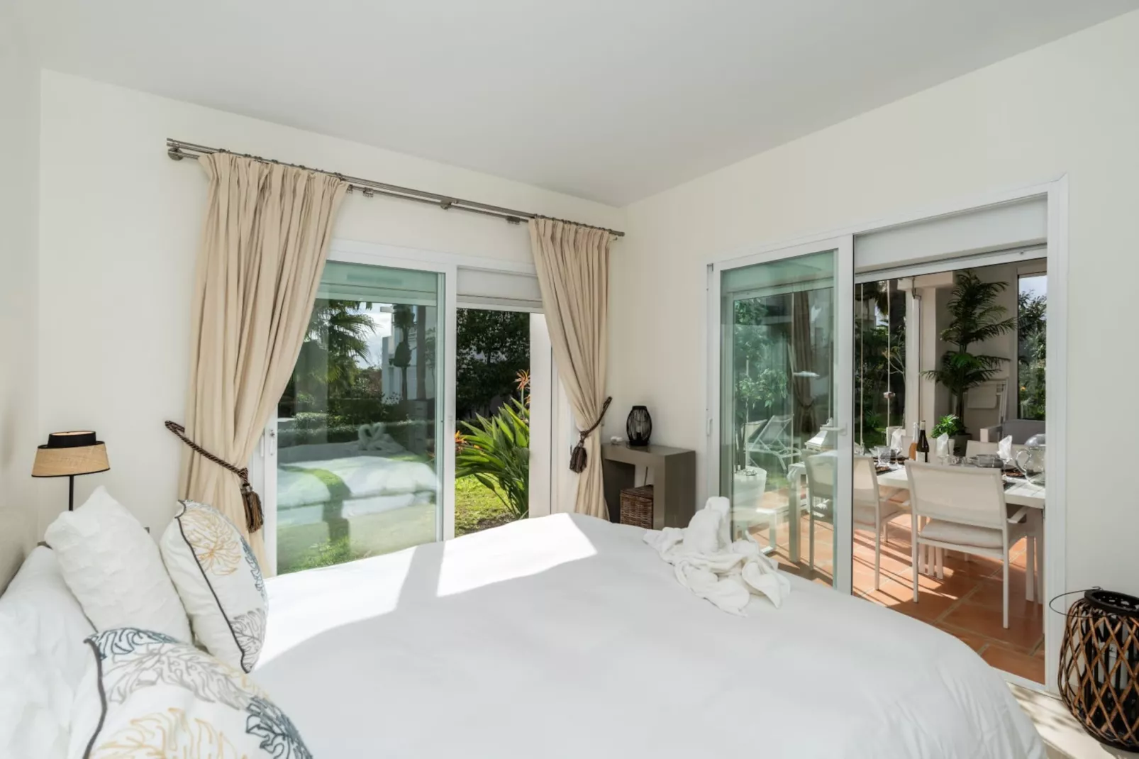 Charming 2-Bed Retreat Alcazaba Lagoon (304) - Slaapkamer