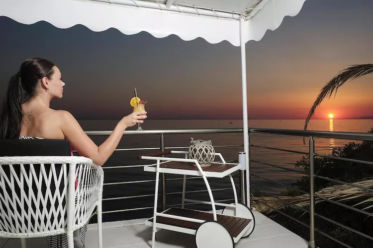 Holiday residence Acrotel Athena Villas, Elia Beach-1-bedroom-apartment ground floor - Gebieden zomer 1km