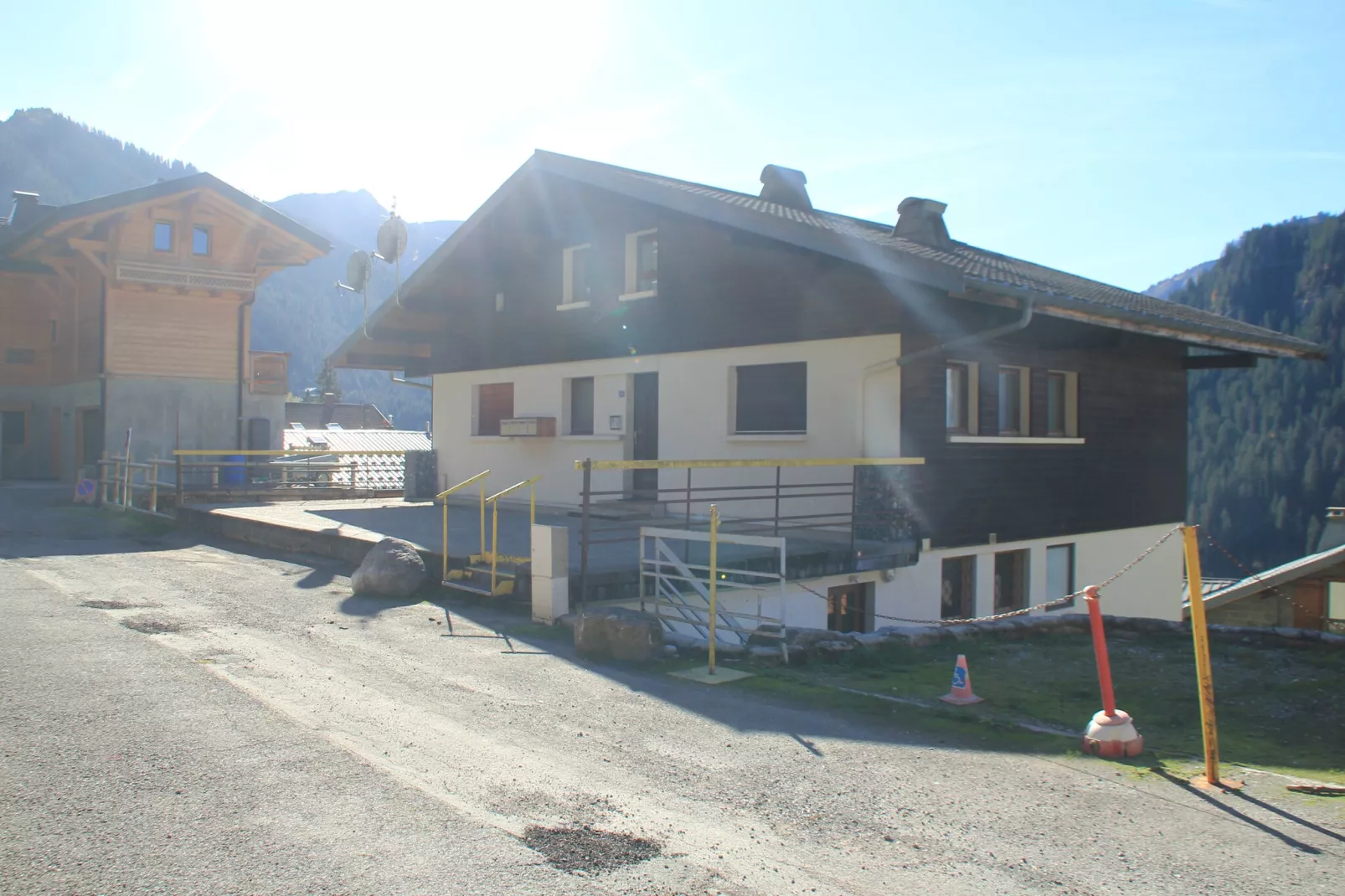 CHOUTA CHT5 CENTER & TELECABINE 4pers. - Buitenlucht