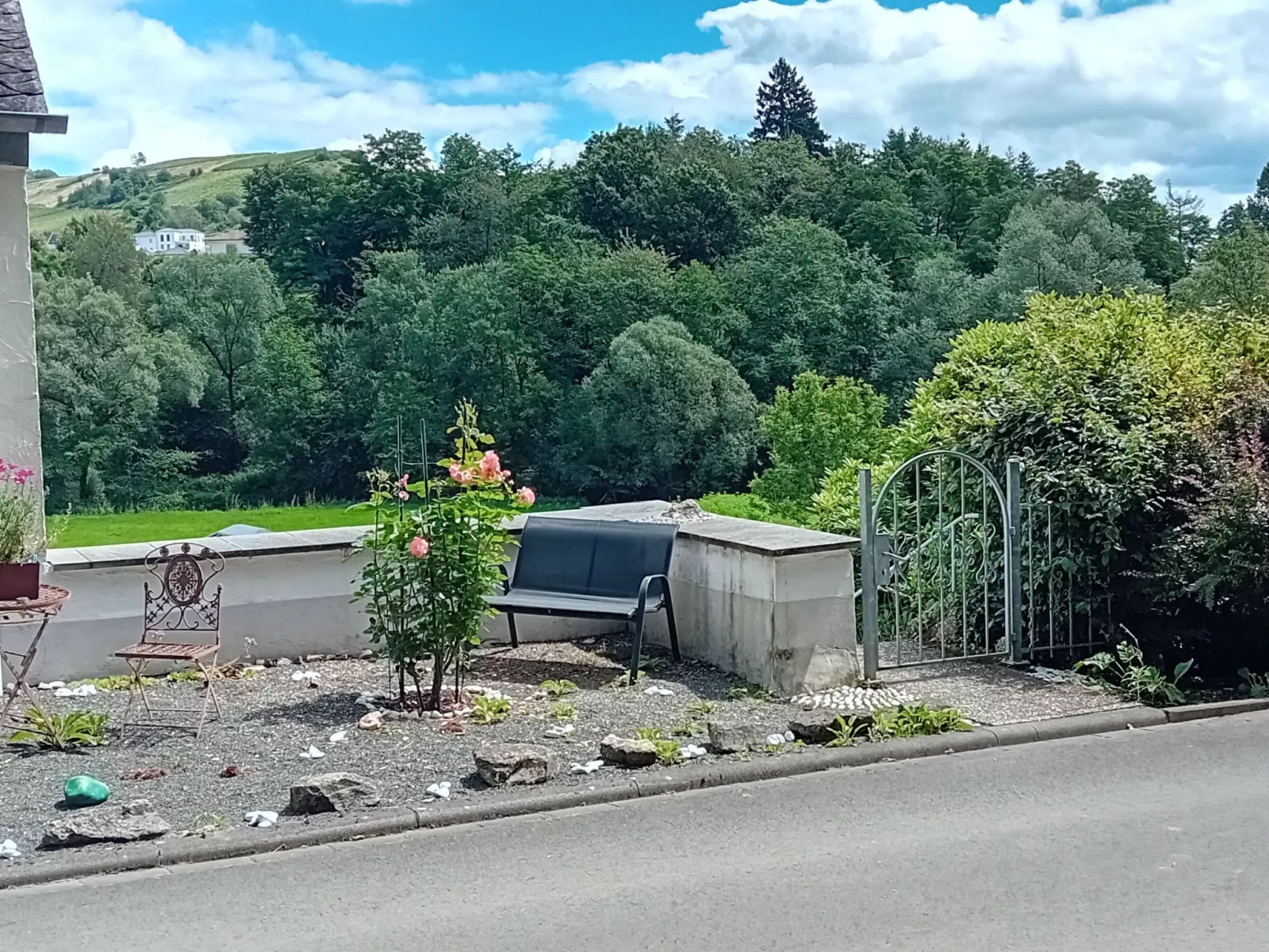 Tolle Wohnung in Klüsserath mit Großem Garten - Buiten