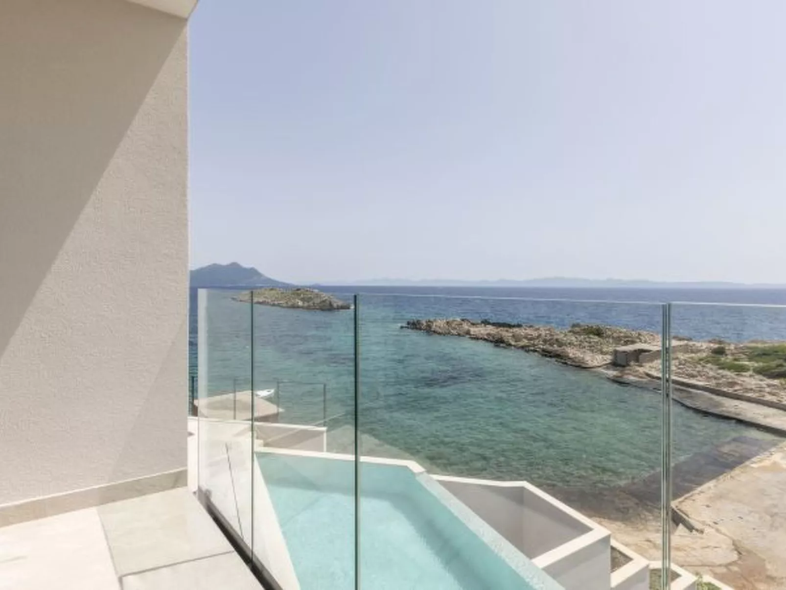 Beachfront villa Mare with seaview and pool - Buiten