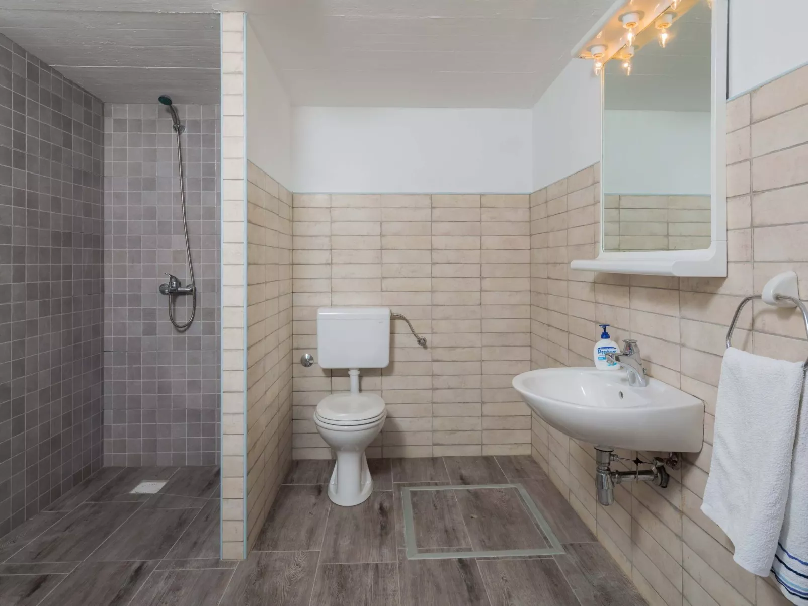 Villa Mystic Woods mit Pool - Binnen