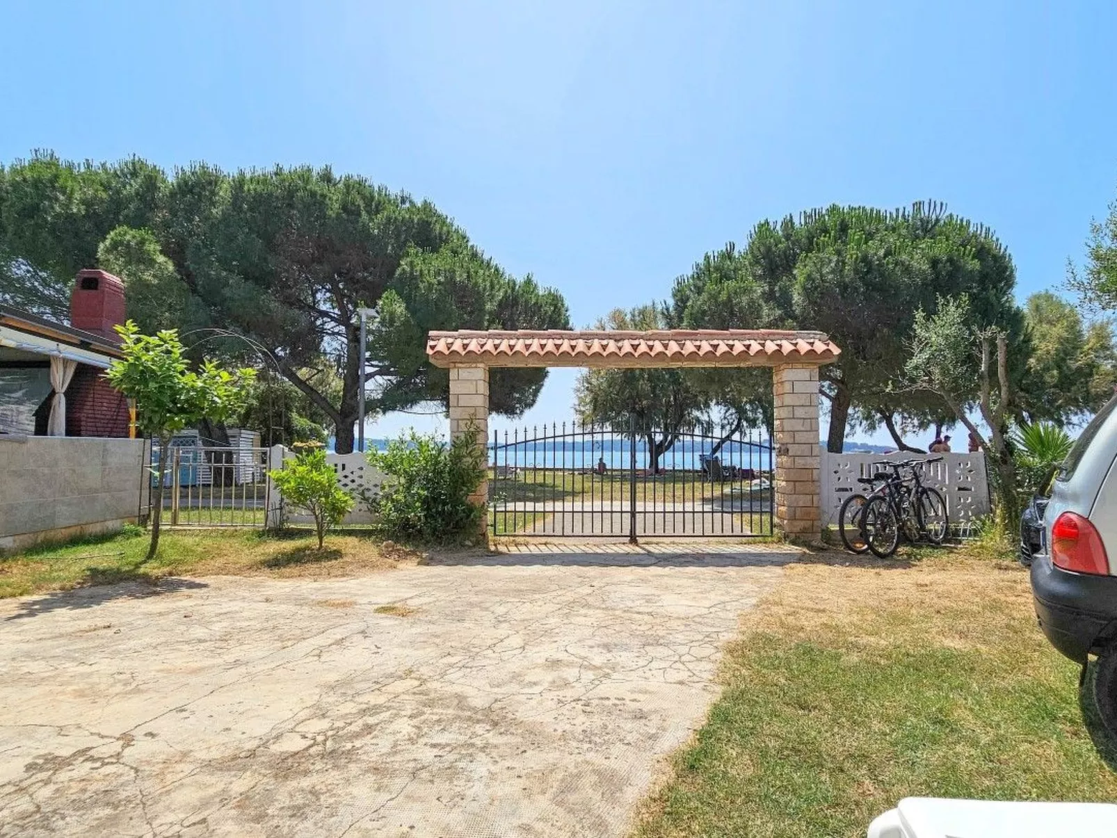 Wohnung "Pintar 1" mit Blick auf das Wasser - Buiten