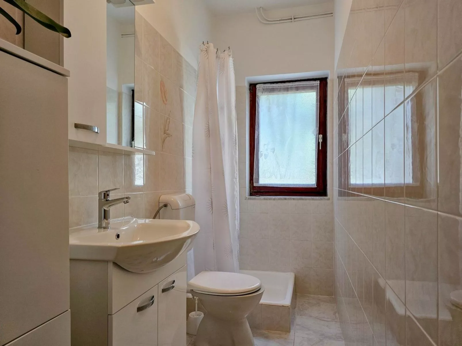 Strandnahes Ferienappartement Pjerina - Binnen