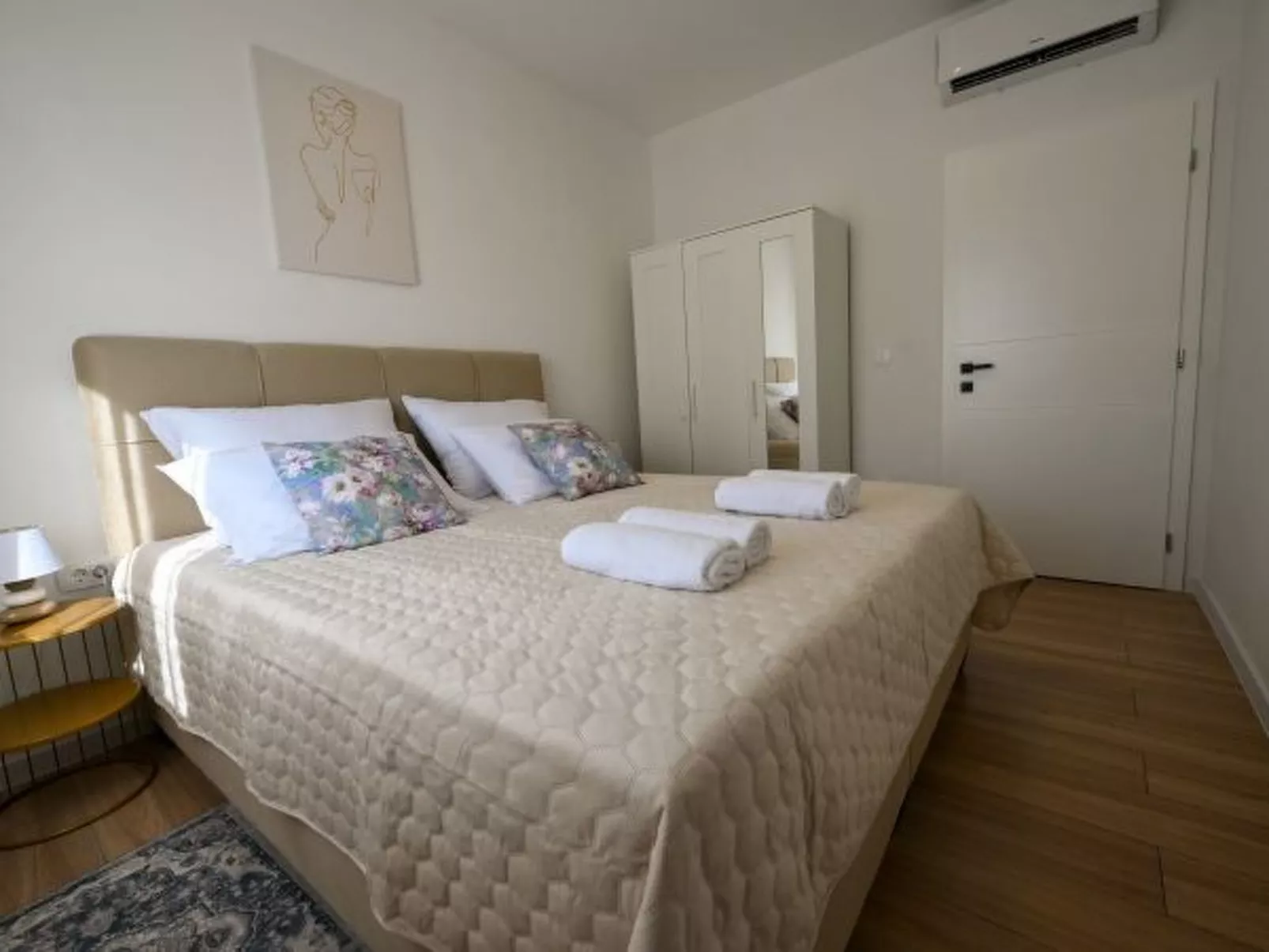 Villa Zara Blu with pool - Image-tags.info