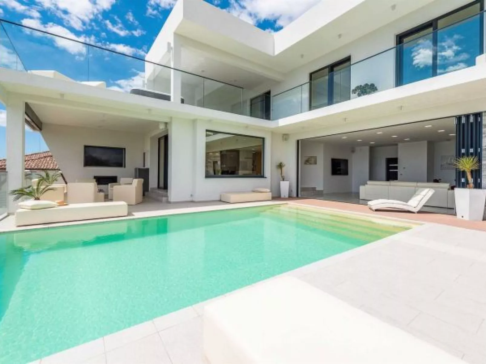 Luxury Villa Michele with infinity pool - Image-tags.info