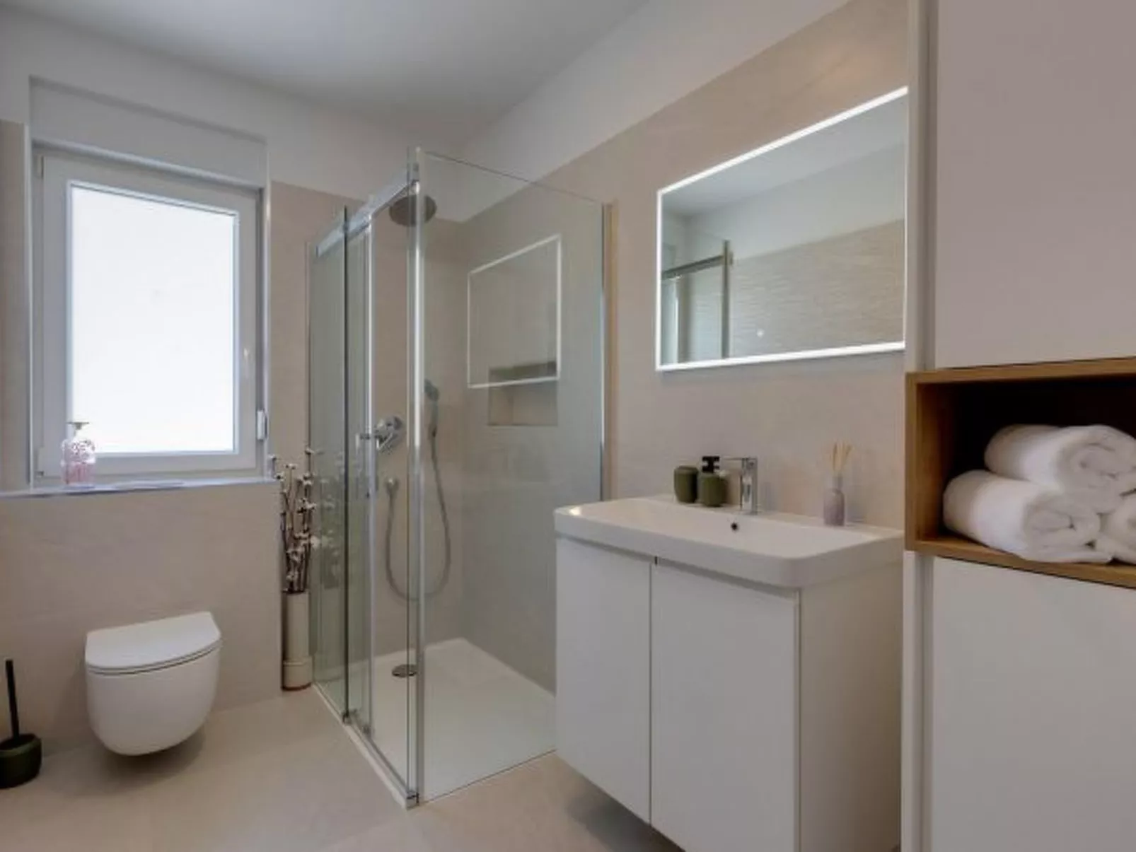 Seaview Villa Deep Green with pool - Image-tags.info