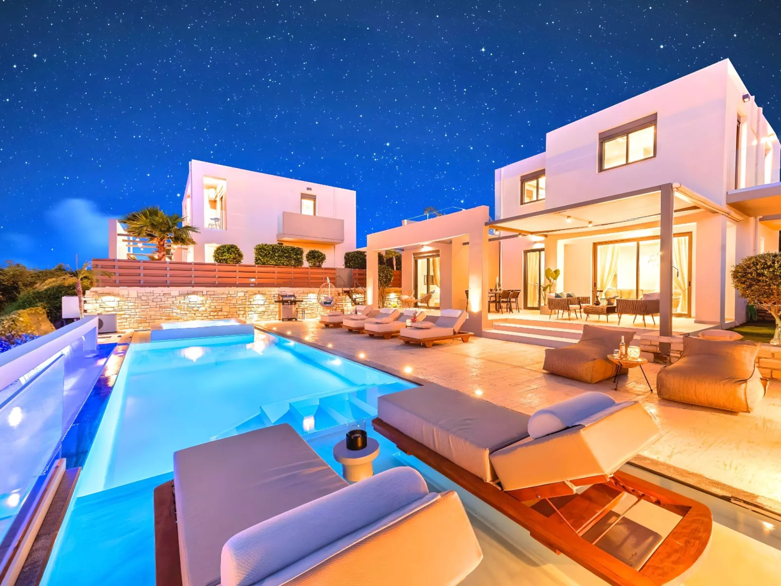 Villa "Minoas Grand" mit Blick auf das Wasser - Binnen