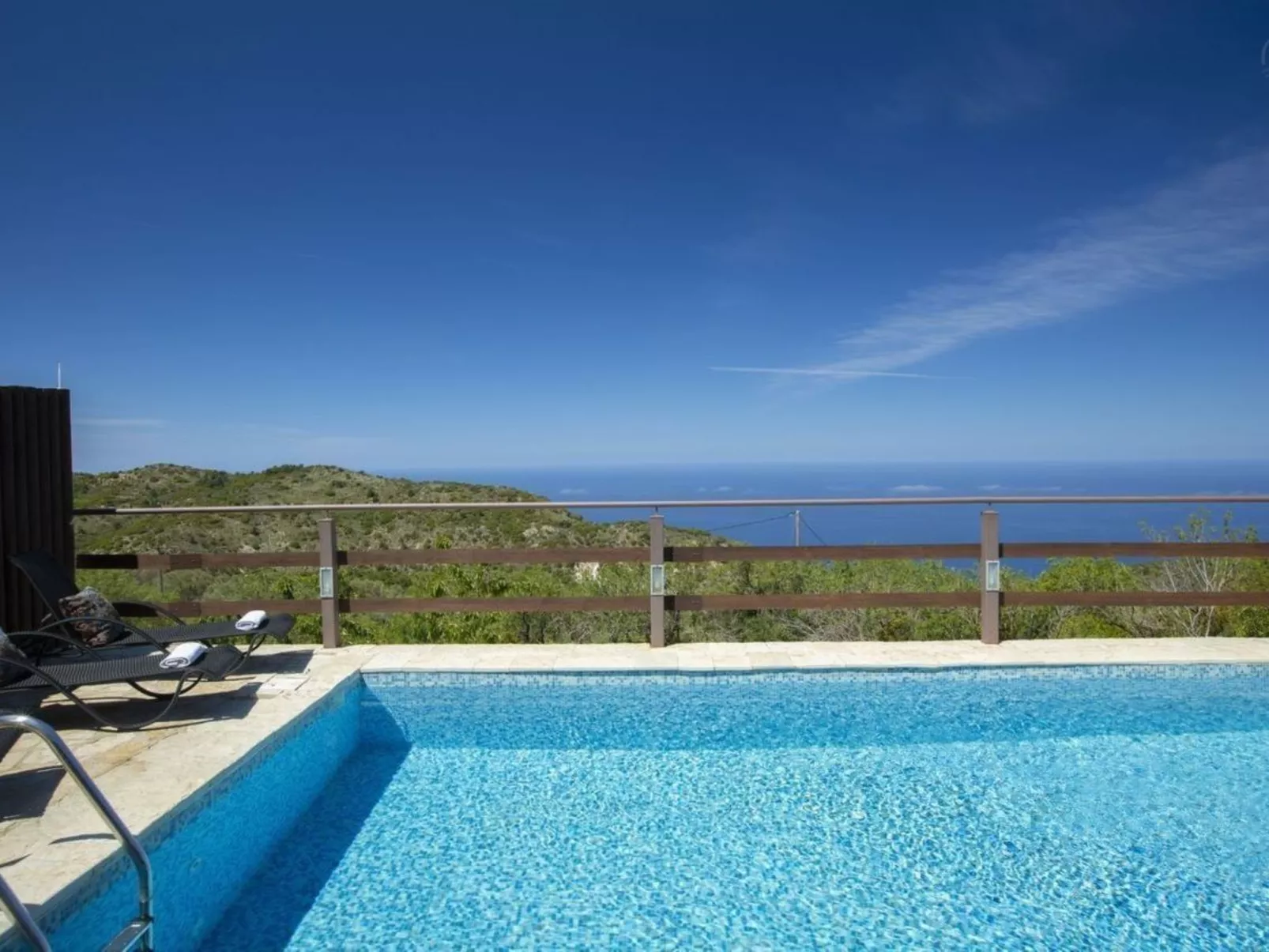 In Apollonii mit privatem Pool und spektakulärer Aussicht - Image-tags.info