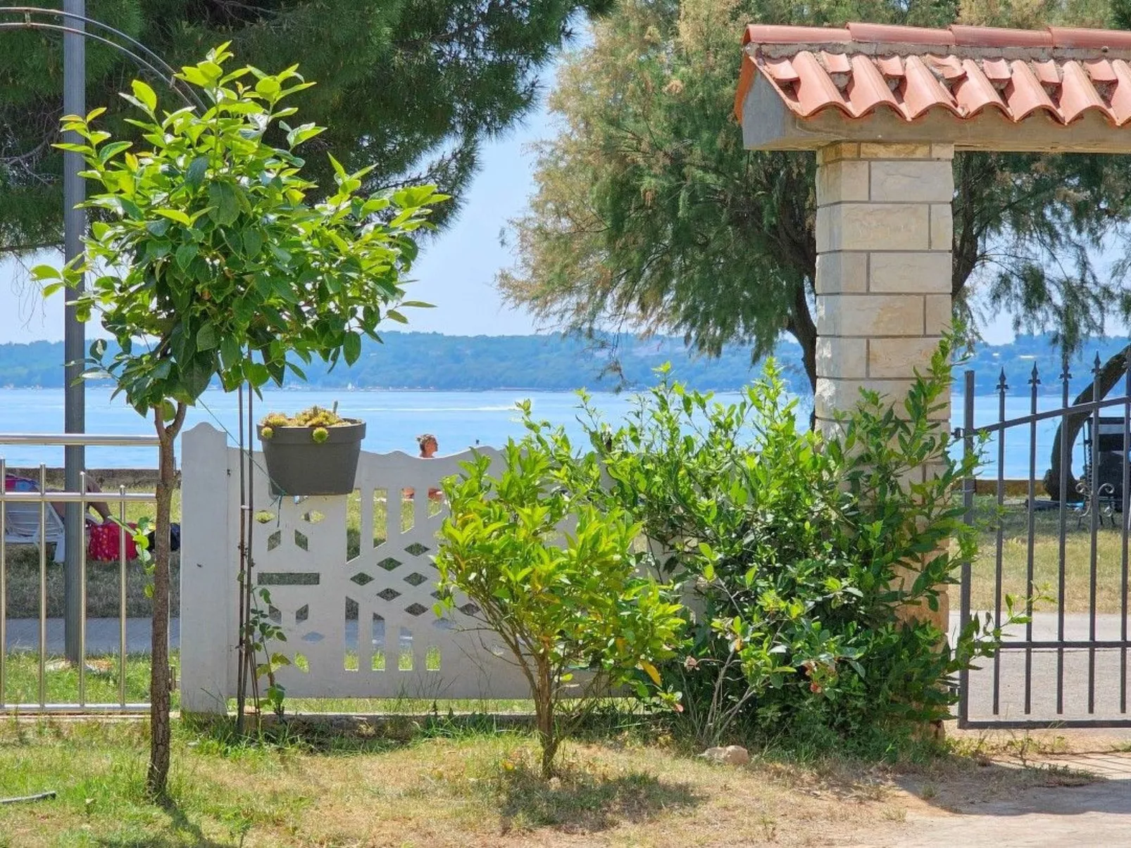 Wohnung "Pintar 1" mit Blick auf das Wasser - Buiten