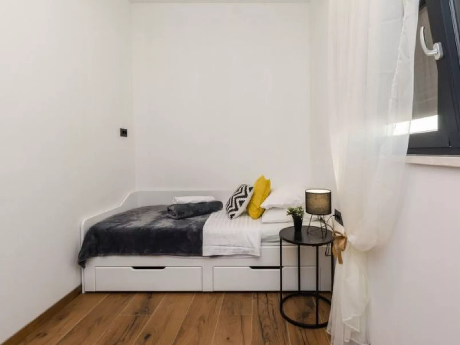 Beautiful villa Lara in Vrana with pool - Image-tags.info