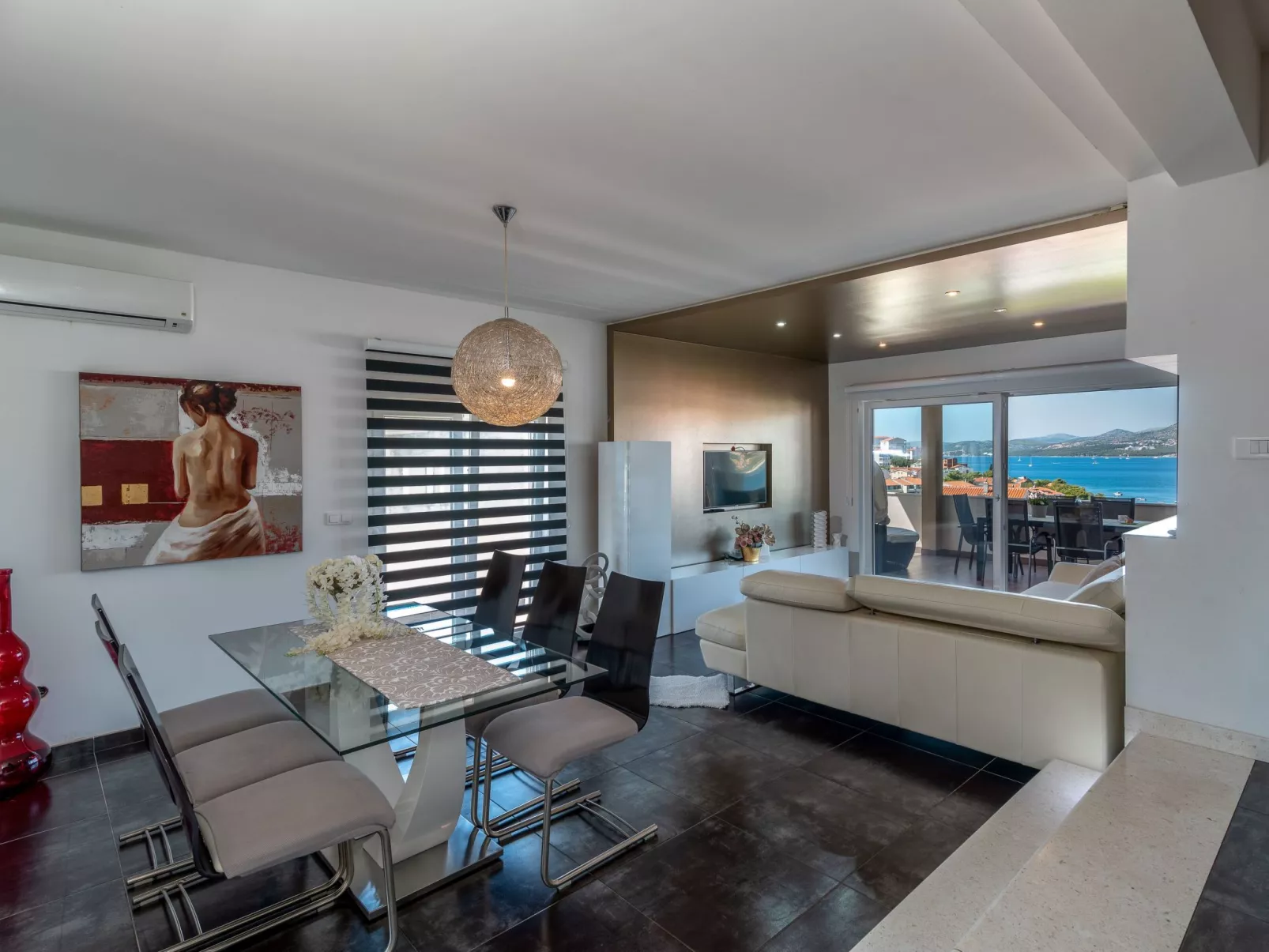 Modernes Apartment mit Gartennutzung, einer groß - Image-tags.info