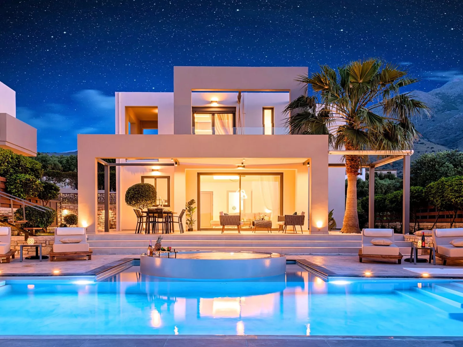 Villa "Minoas Grand" mit Blick auf das Wasser - Binnen