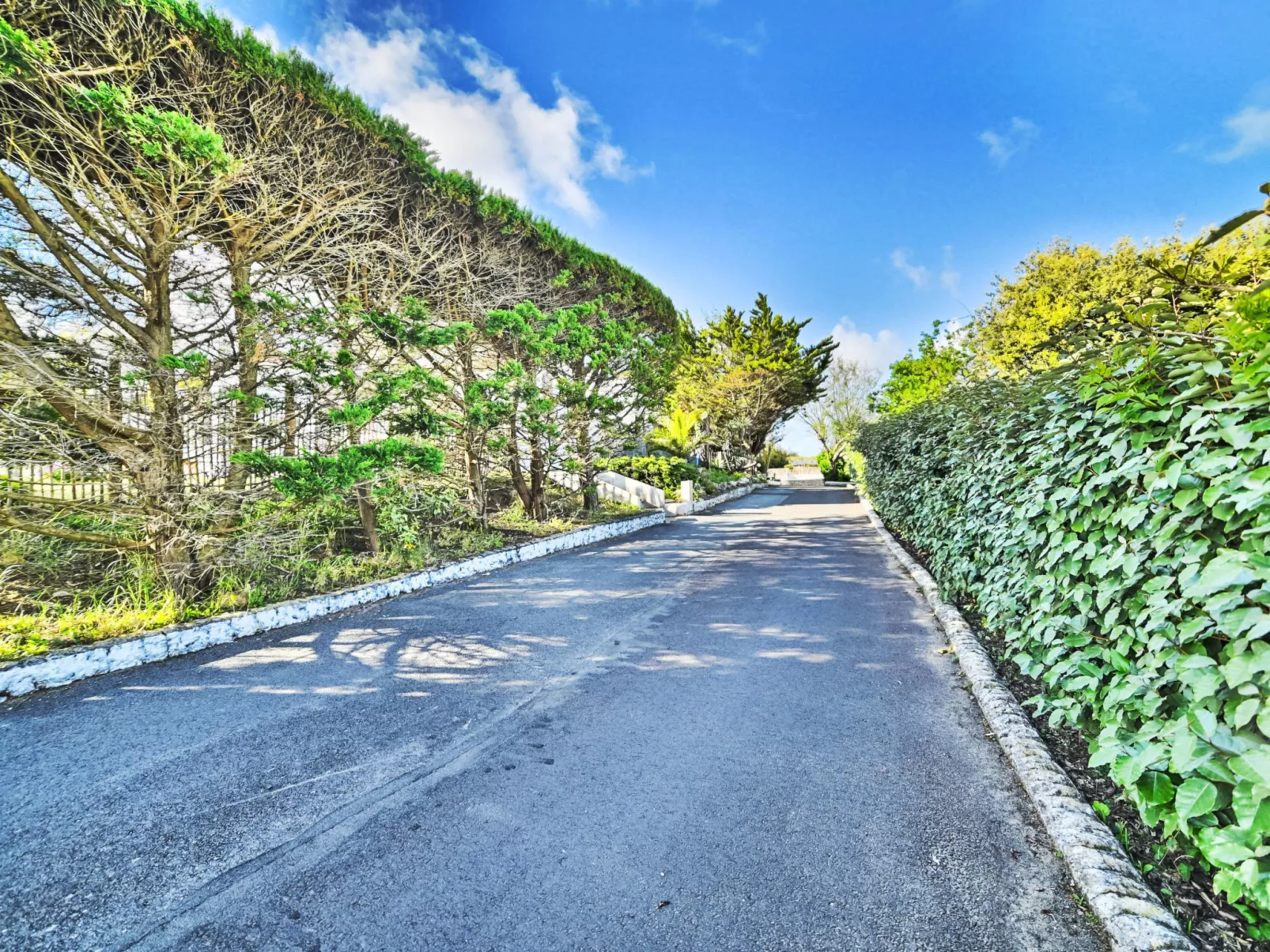 Les Cariatides 6 - Buiten