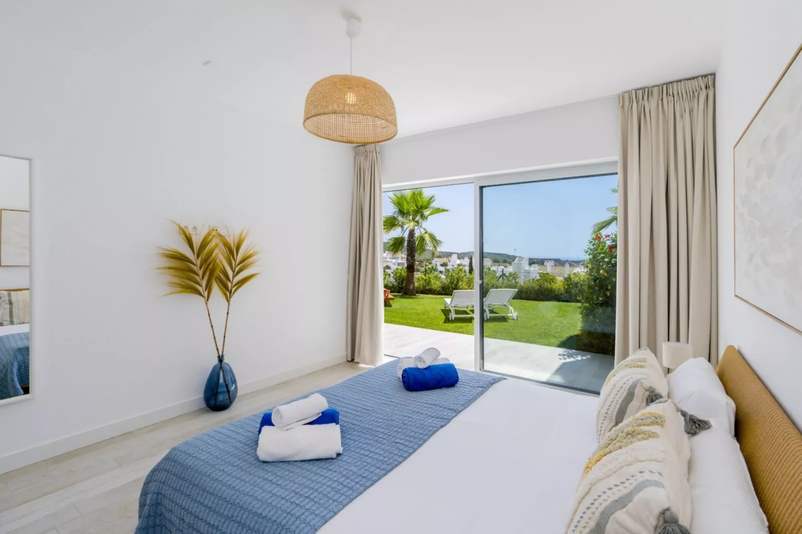 Stylish 3-Bed Apartment | Alcazaba Lagoon (1204) - Slaapkamer