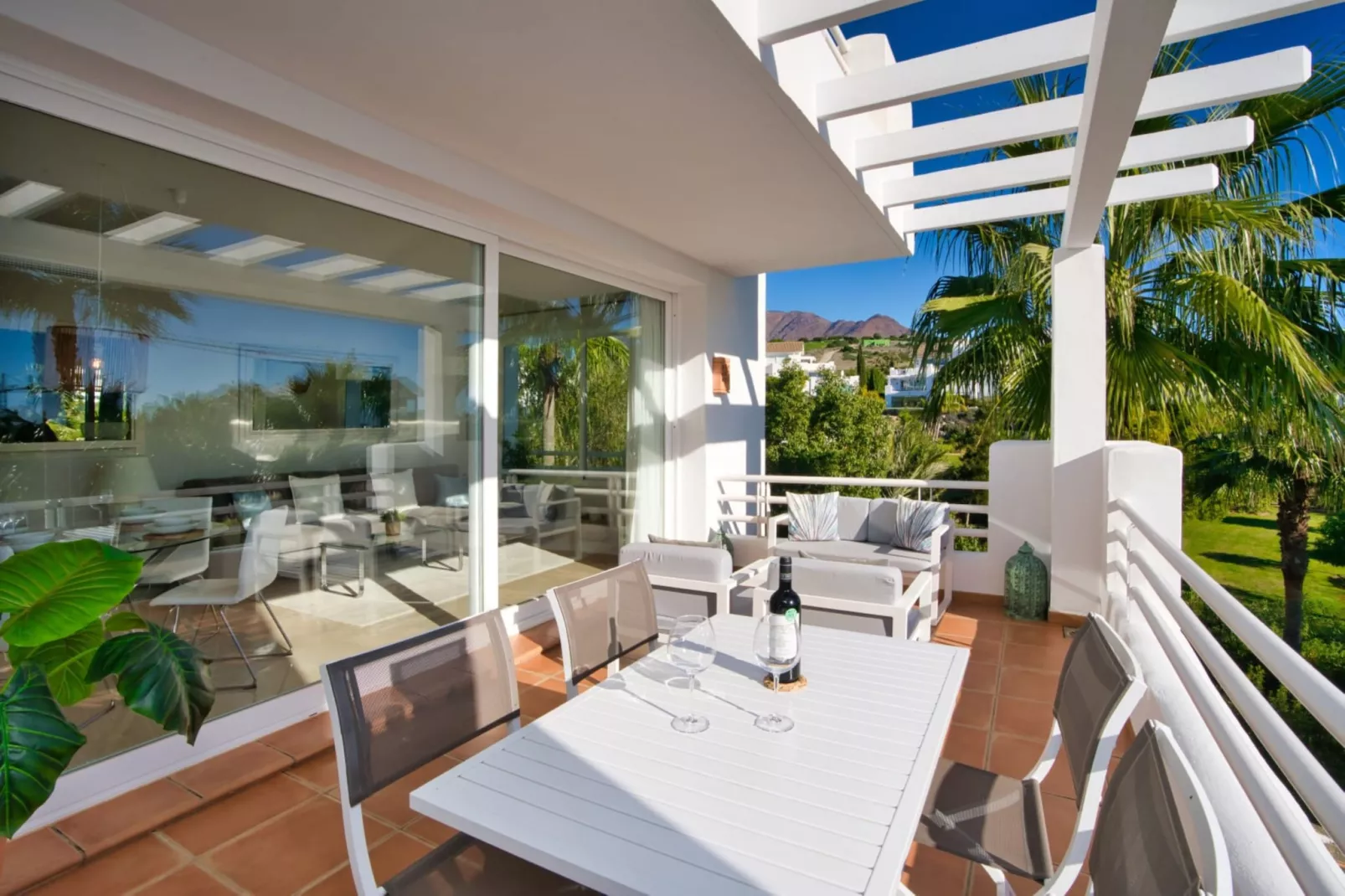 Modern 2-Bedroom Apartment - Alcazaba Lagoon (411) - Terrasbalkon