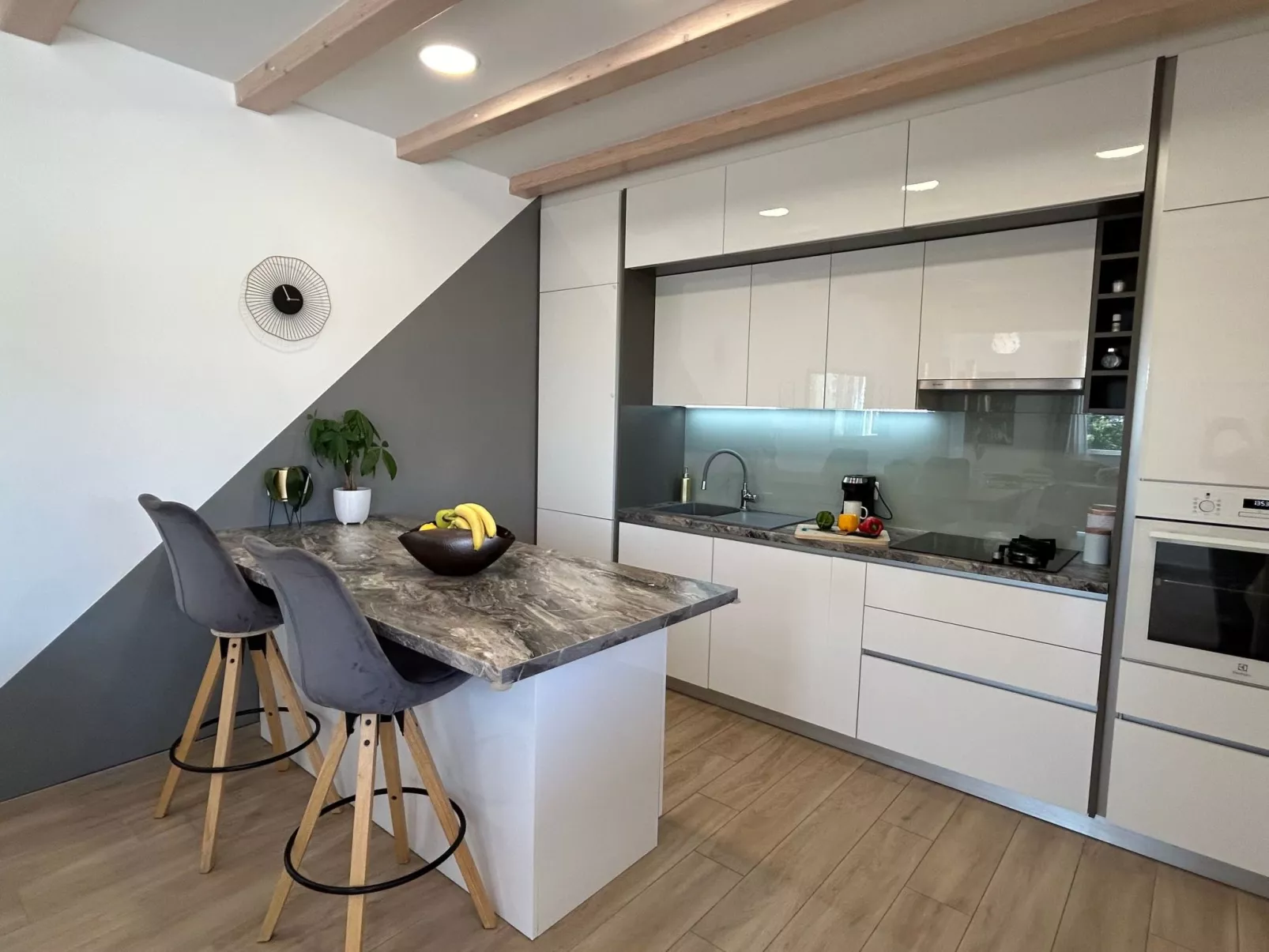 Diva mit privatem Pool - Binnen