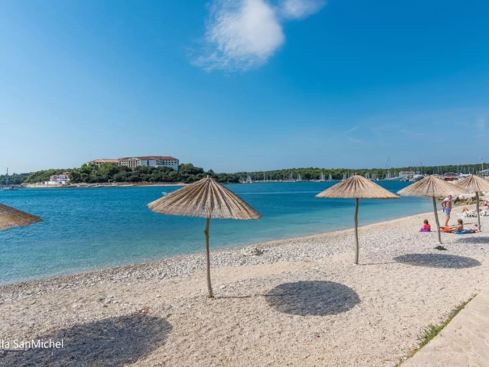 In Pjescana Uvala mit Garten, Grill - Image-tags.info