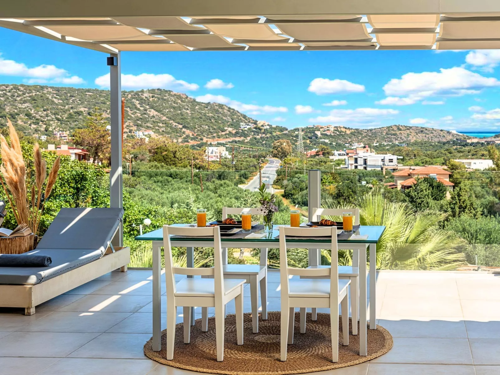 "Olive Green" mit Blick auf das Wasser - Binnen