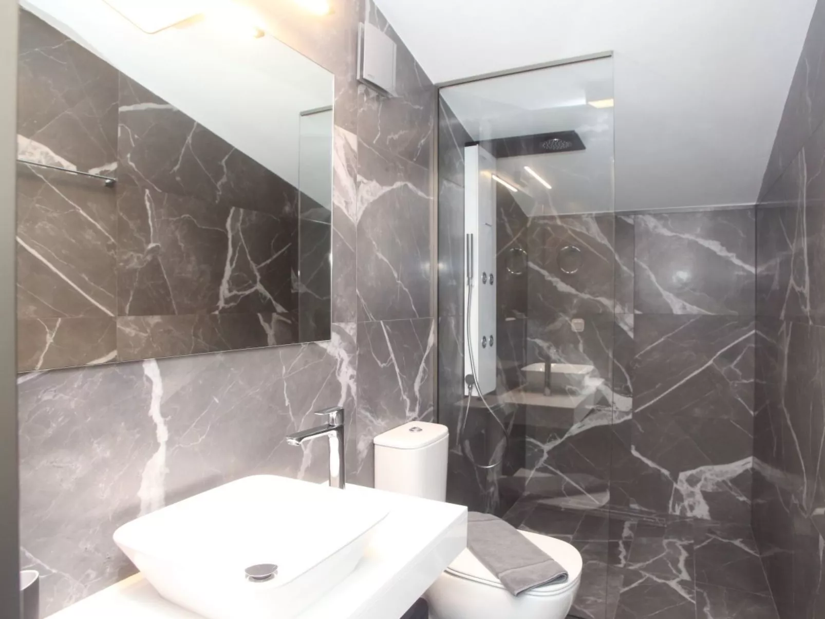 "Capro" mit Infinity-Pool - Image-tags.info