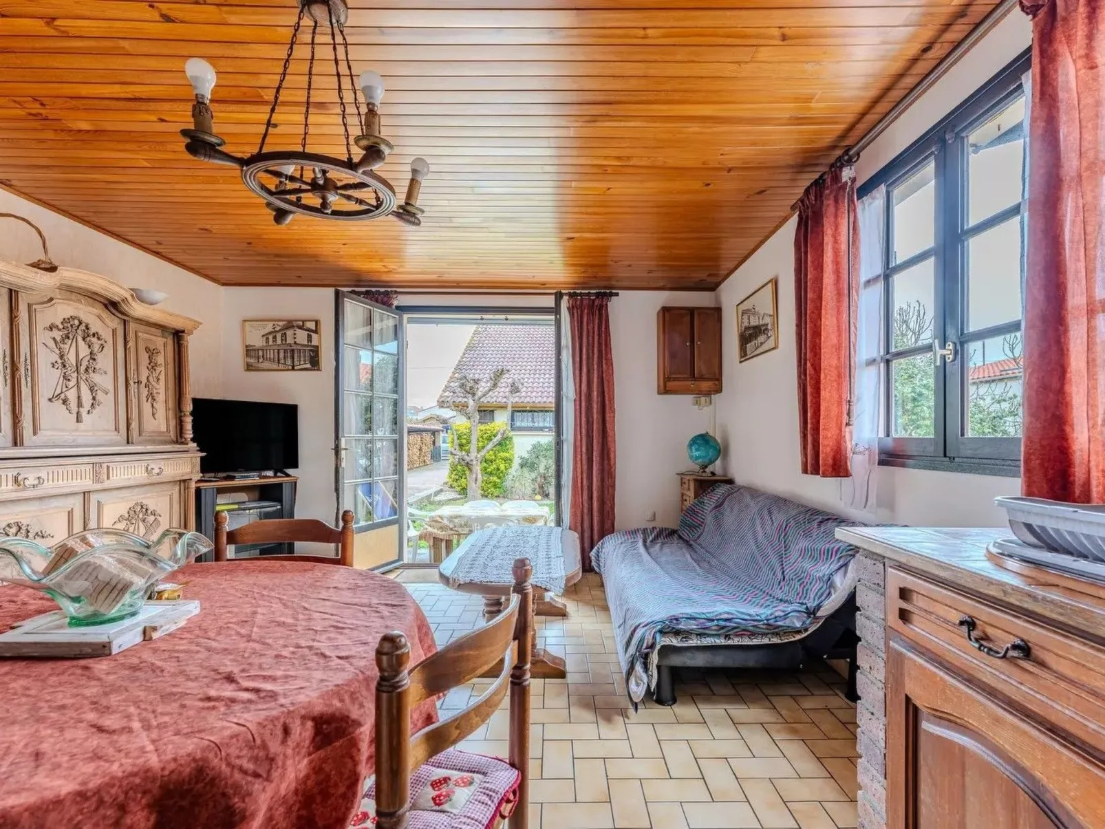 Ideal gelegenes Haus in ruhiger Lage - Binnen