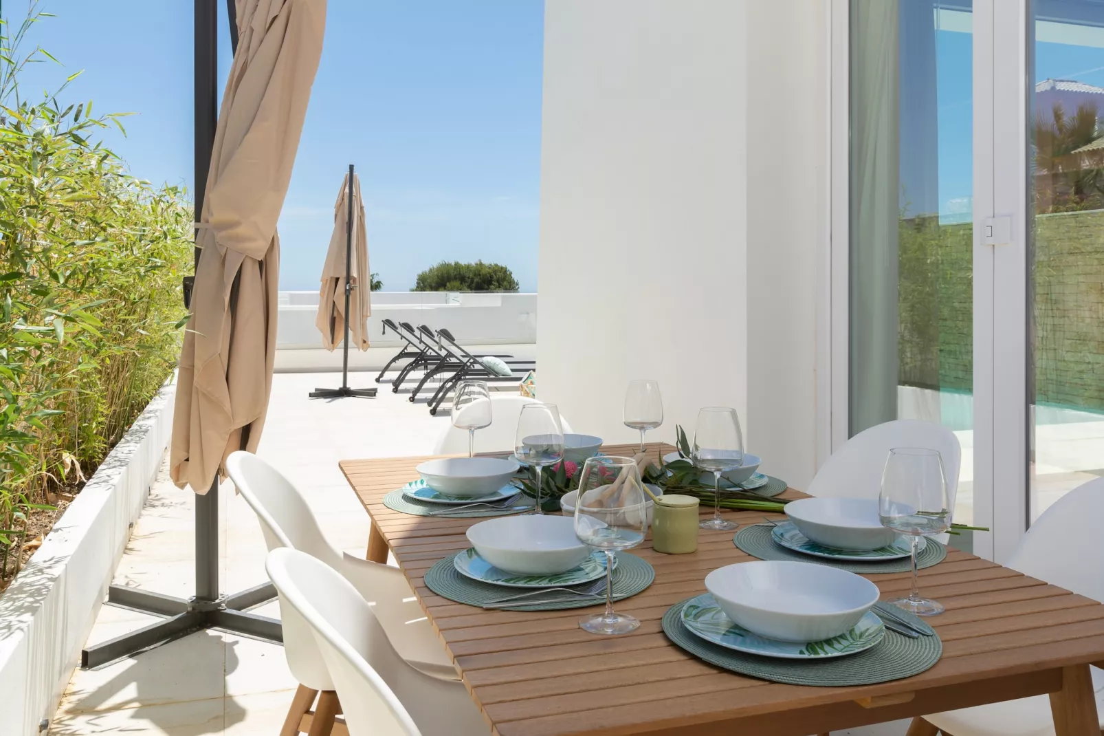 Modern Villa with Private Pool & Rooftop Terrace - Terras