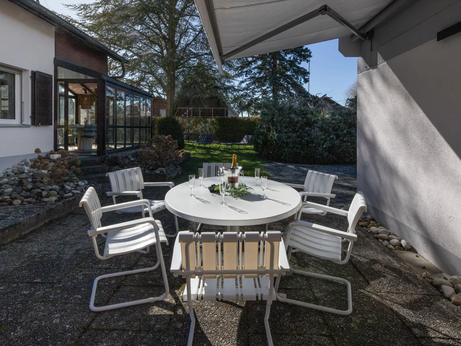 Sous-le-Moulin - Buiten