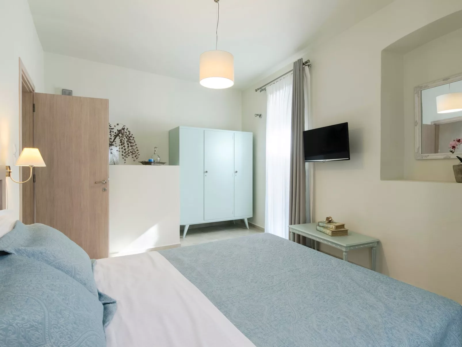 Leny's Seaside House - Image-tags.info