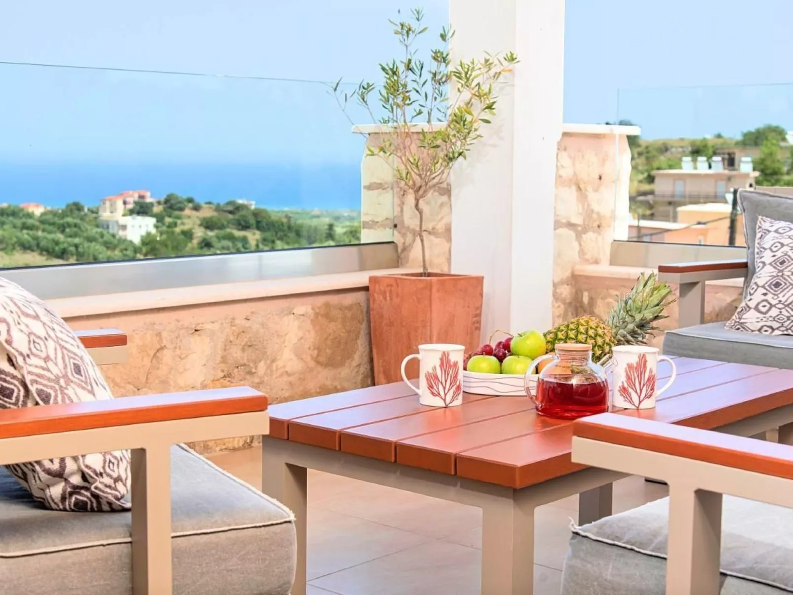 "Acrothea Villa Beheizter Pool" - Buiten