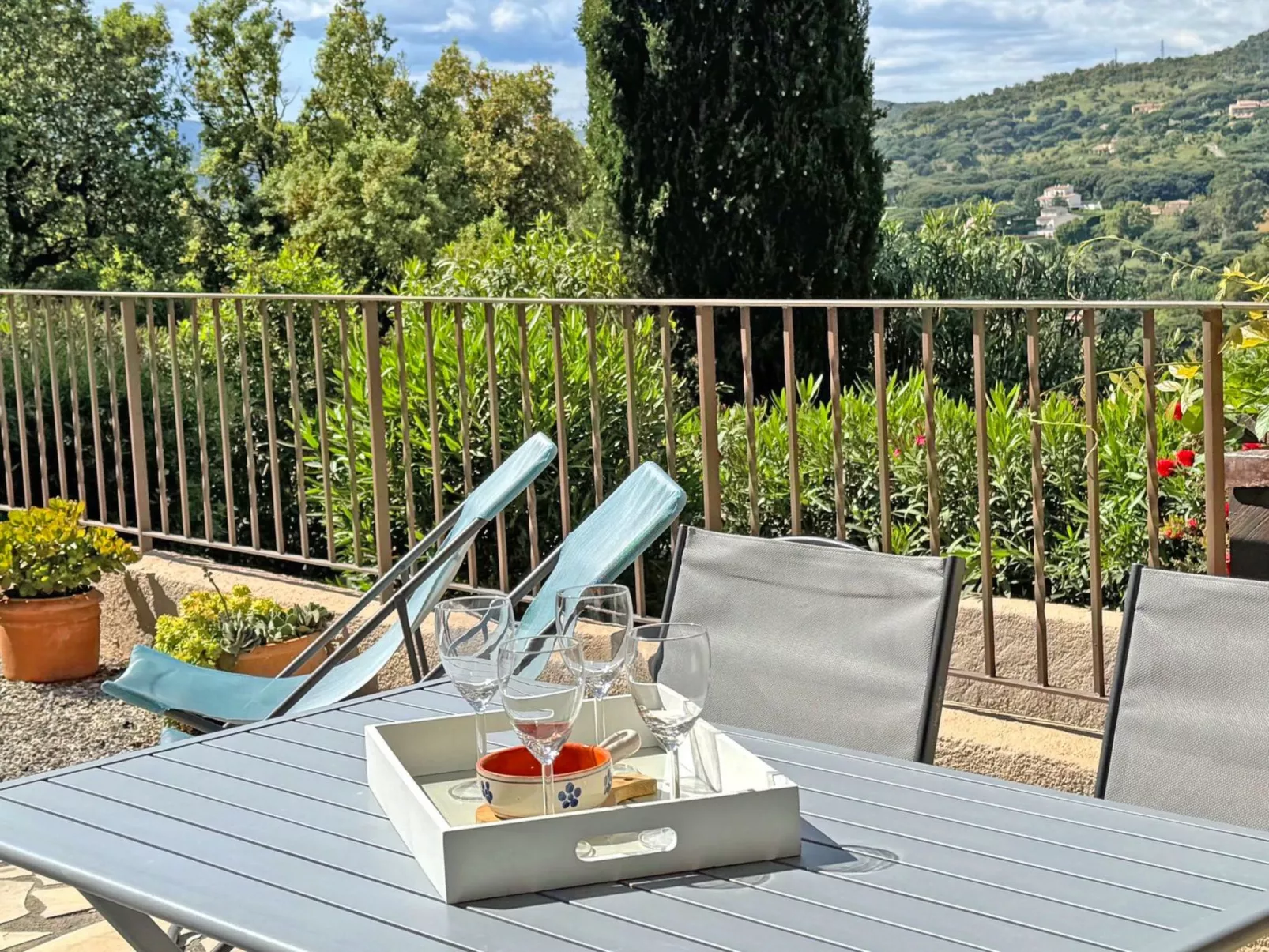 Appt T2 - 4 pers - Clim - Wifi - Piscine et tennis - Buiten