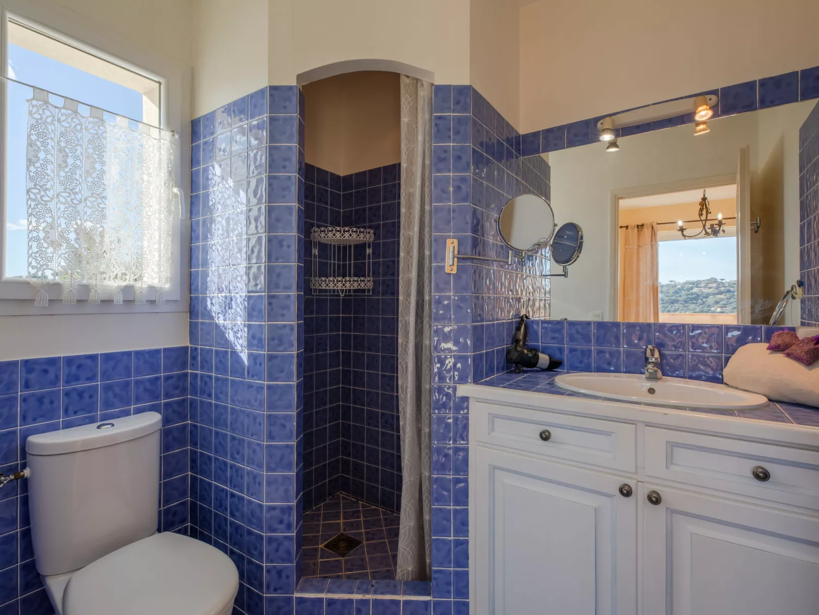 La Figuière - Binnen