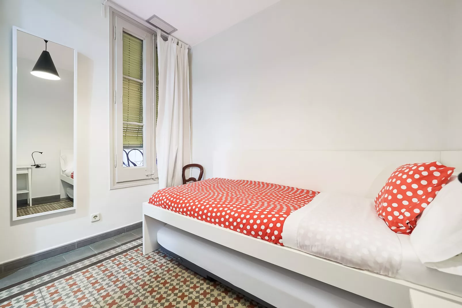 Rambla Paris Apartment - Slaapkamer