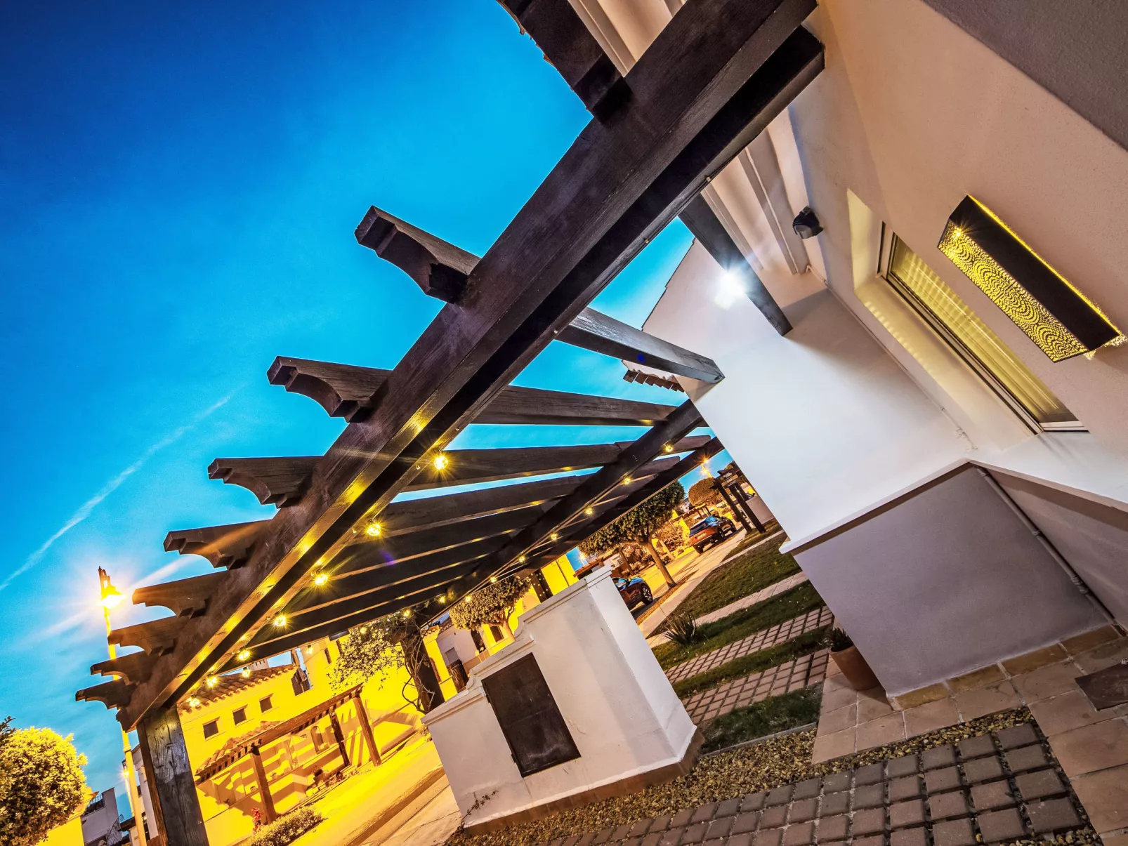 "Casa La Torre" mit Wallbox - Buiten