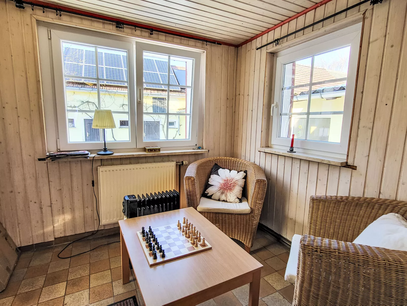 Mit großem eingezäunten Garten - Binnen