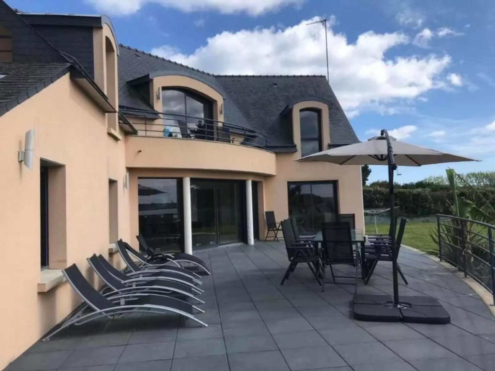 Ferienvilla Le repère mit Jacuzzi - Binnen