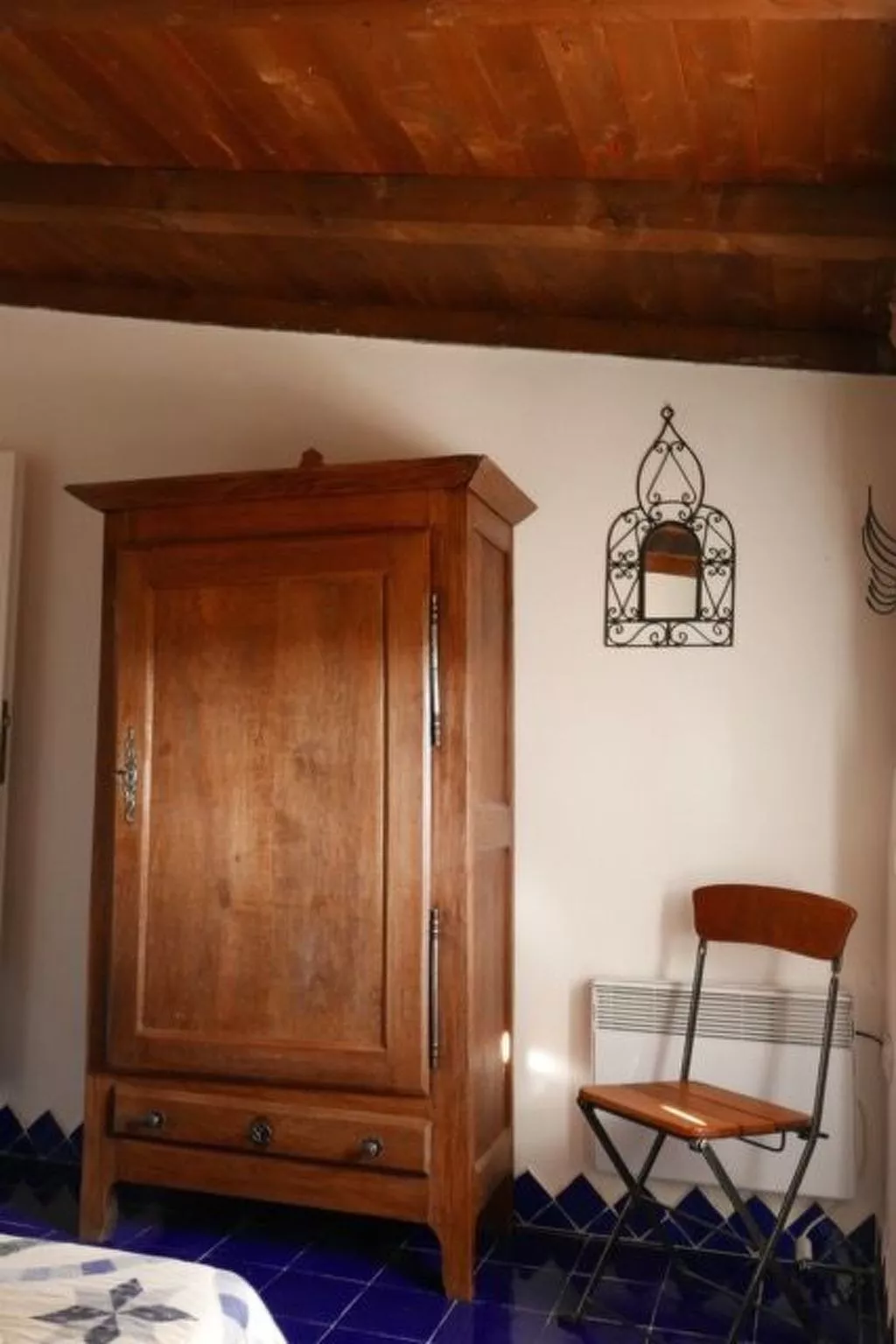 "Anania - Image-tags.info