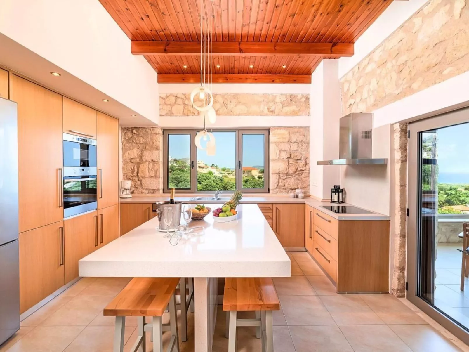 "Acrothea Villa Beheizter Pool" - Binnen