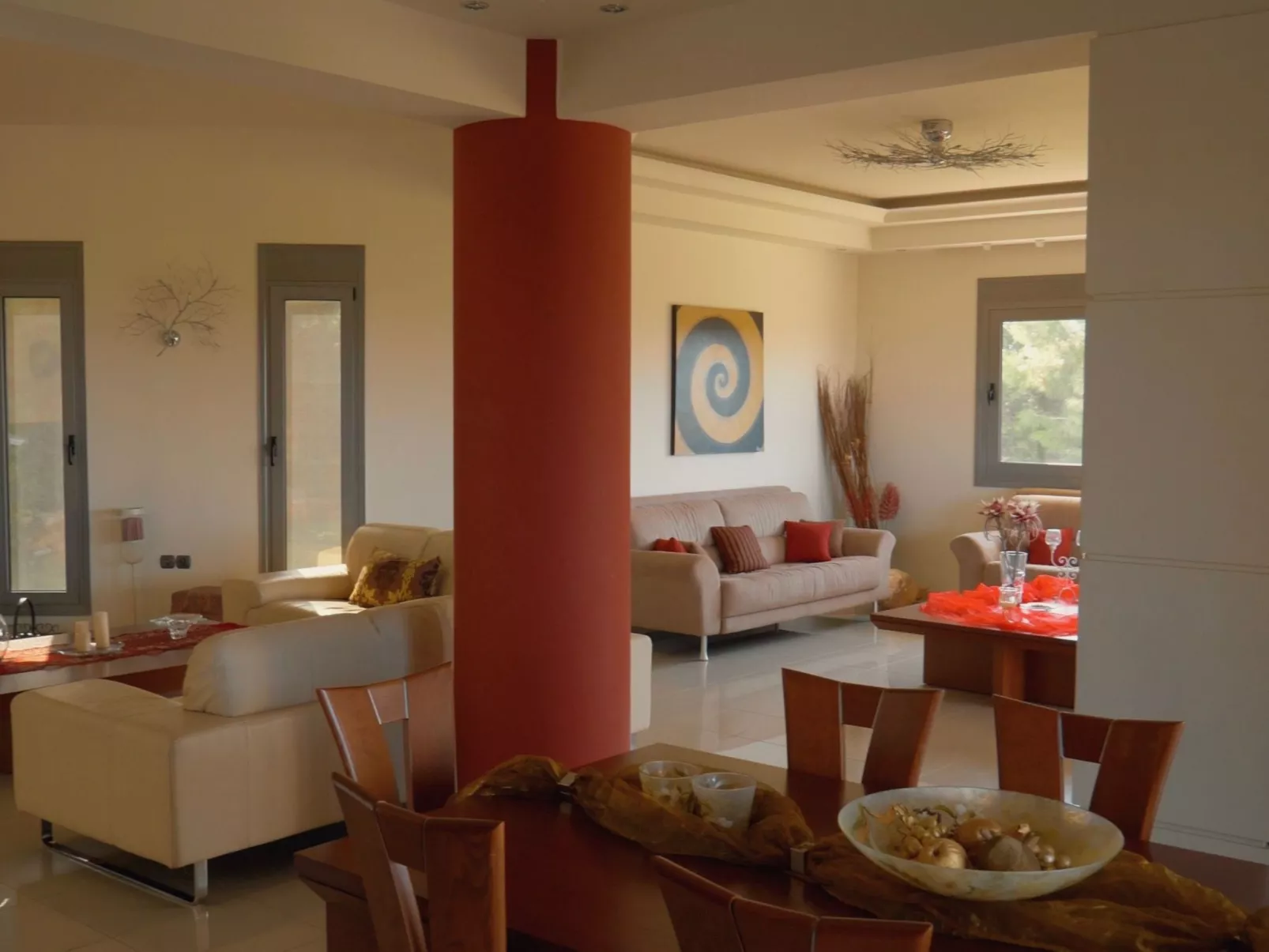 Luxuriöse, geräumige, private Villa mit sechs Schlafzimmern - Binnen