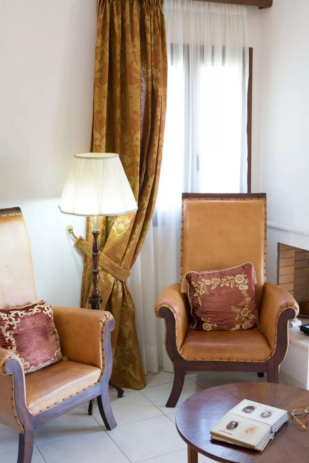 Luxuriöse Villa mit Infinity-Pool und Panoramablick - Binnen