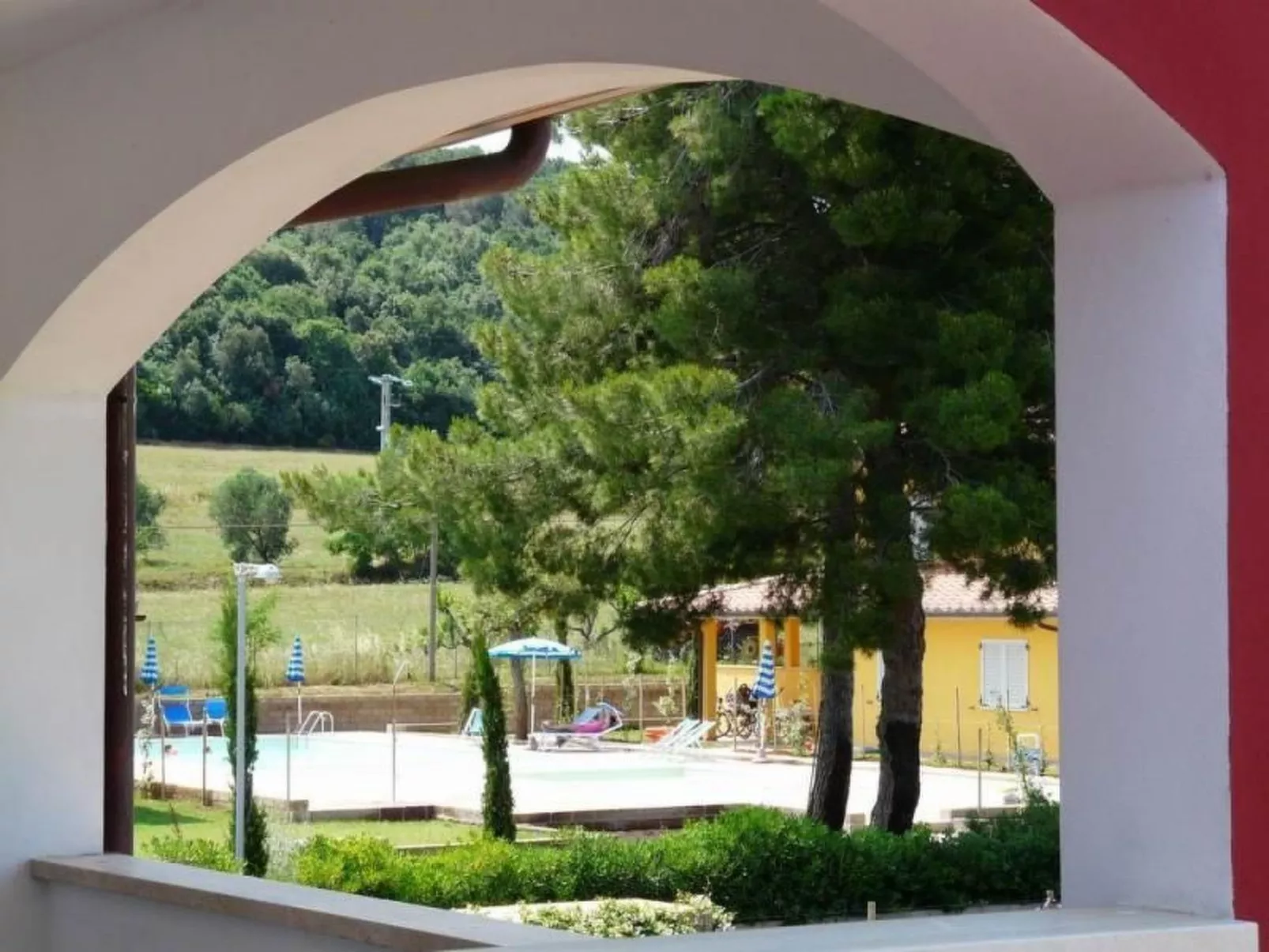 Unterkunft für 7 Personen mit AC, Schwimmbad, in der Nähe des Meeres - Buiten