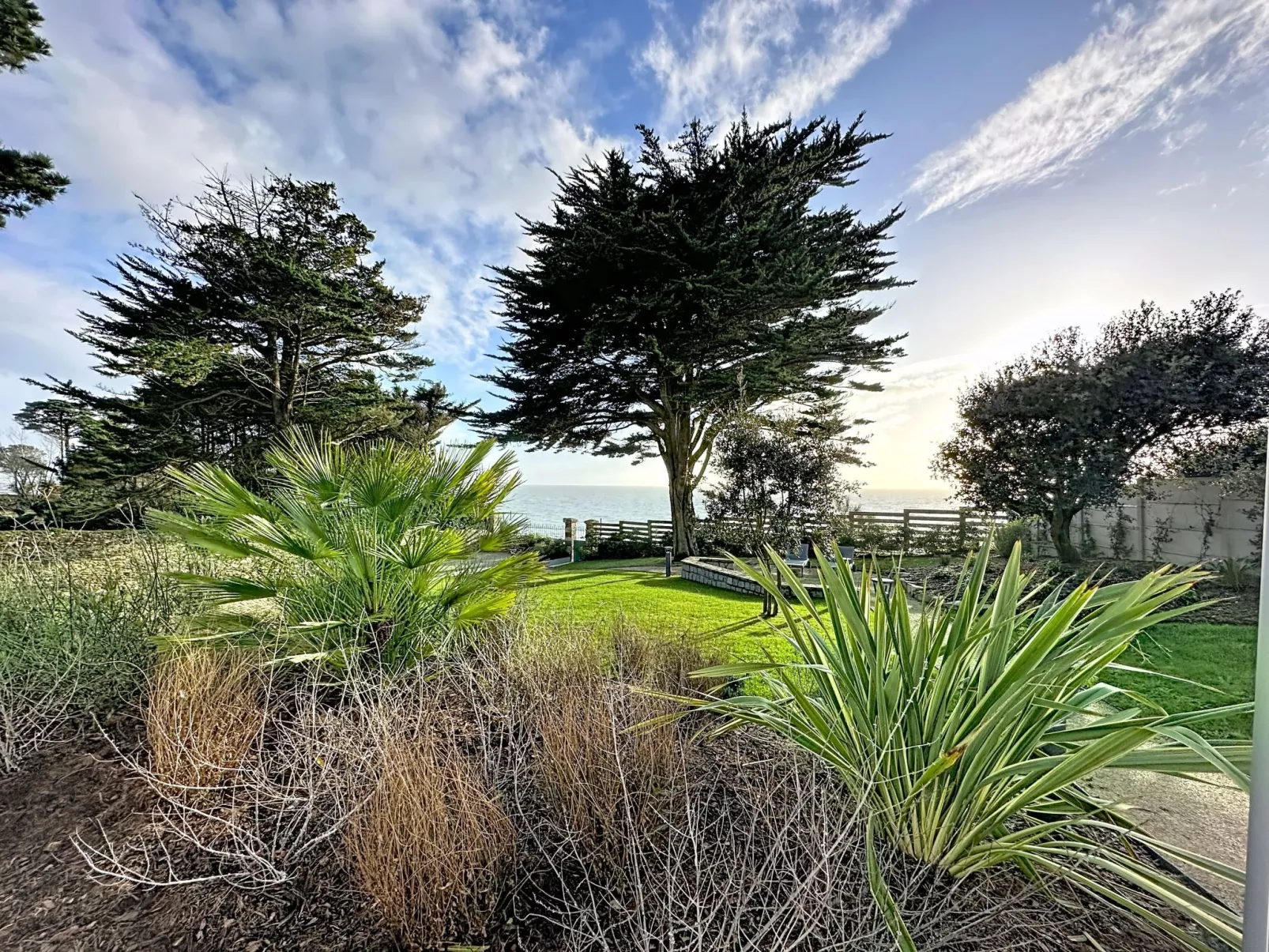 Le Vent d'Avril - Buiten