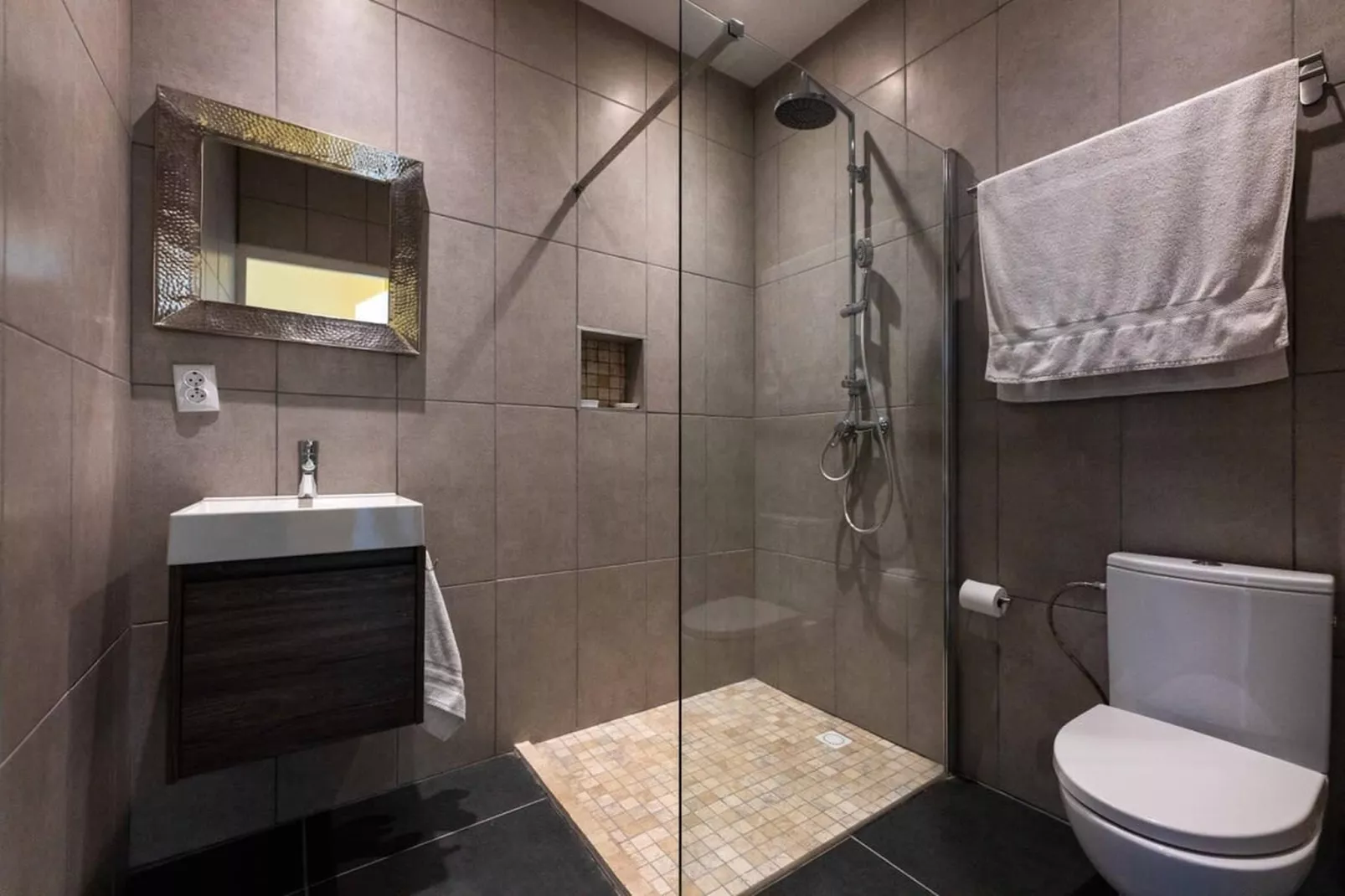 Plaza JoJo C - Badkamer