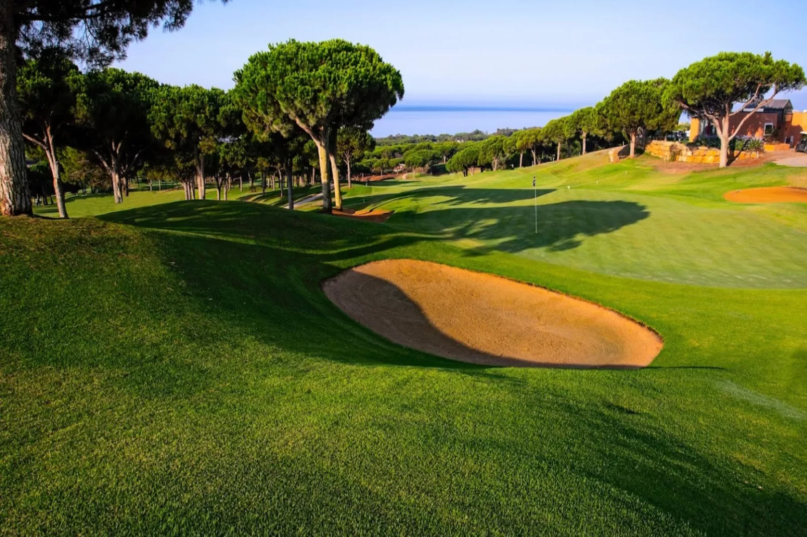 Beachside Family Apartment with Direct Pool Access - Gebieden zomer 5km