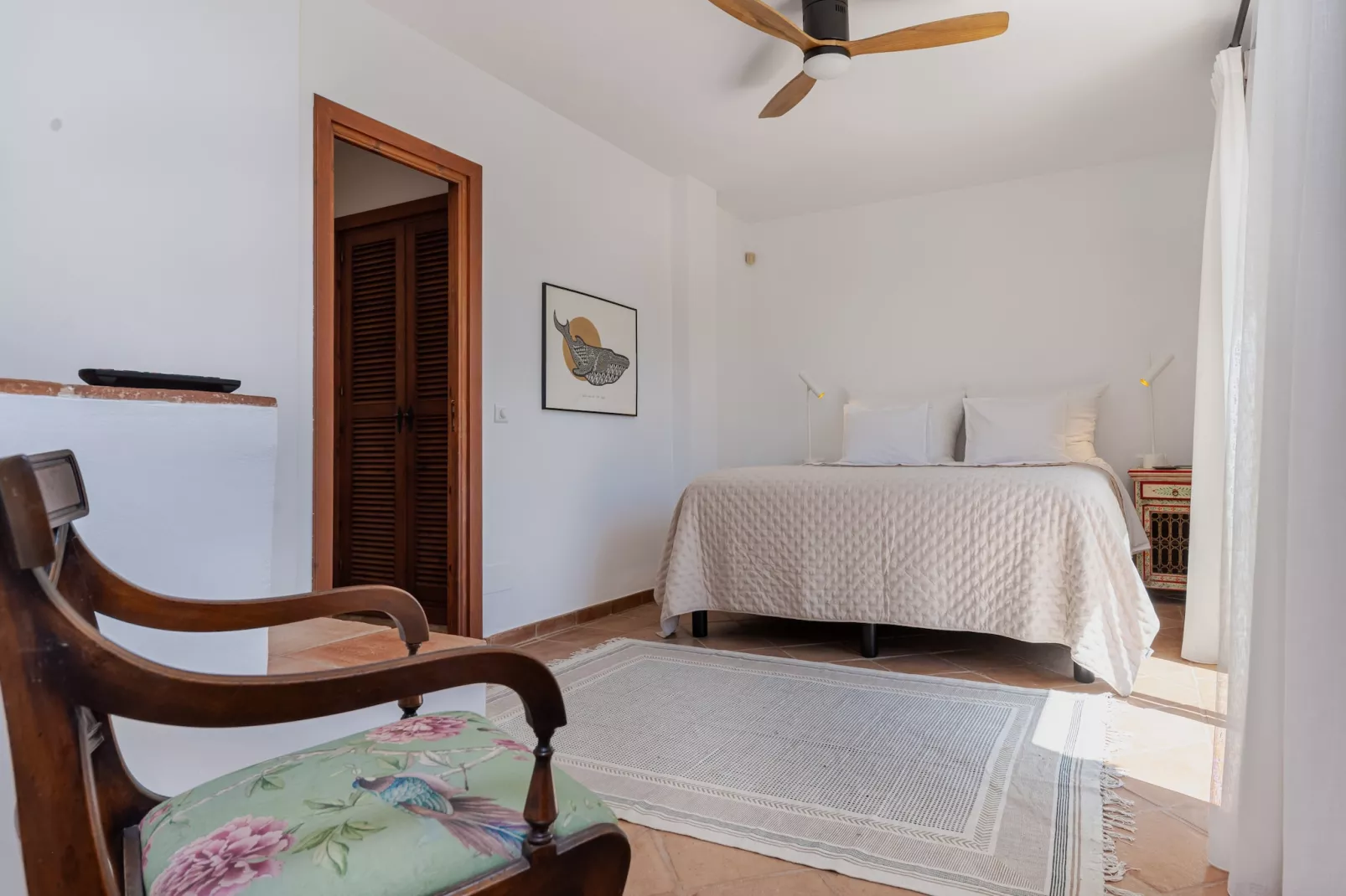 Charming Andalusian-Style Beach Villa - Slaapkamer