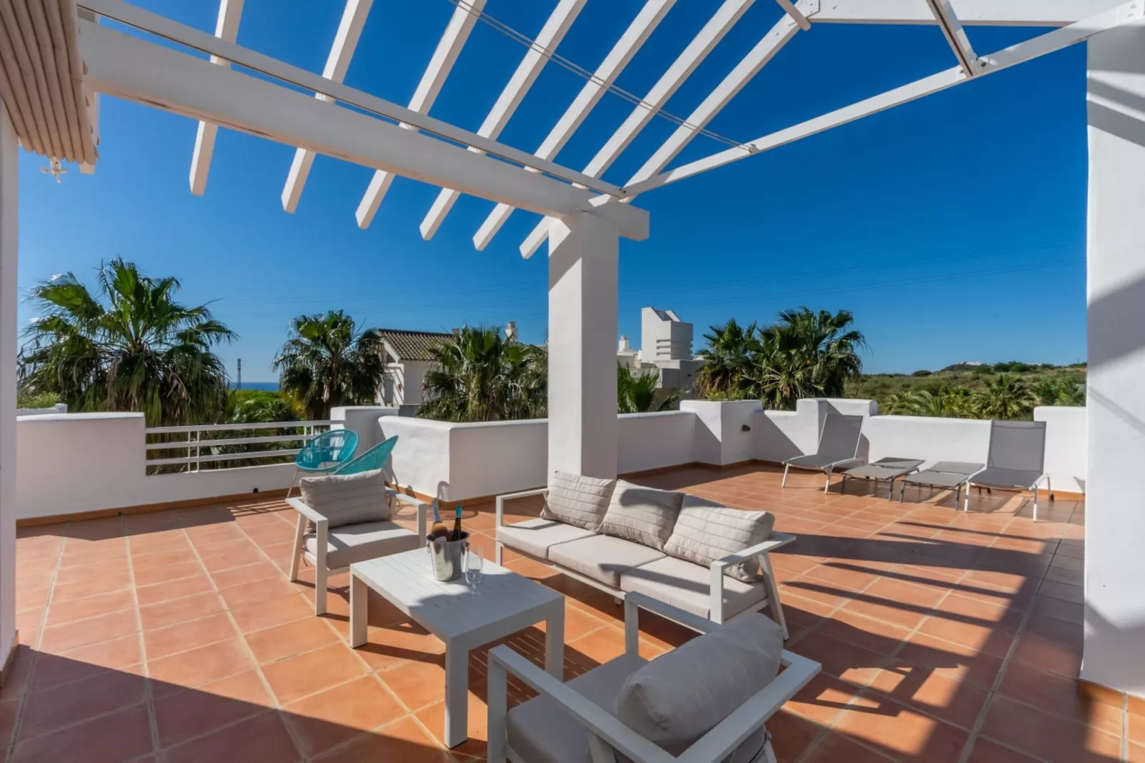Exclusive 3-bed Penthouse Alcazaba Lagoon (321) - Terrasbalkon