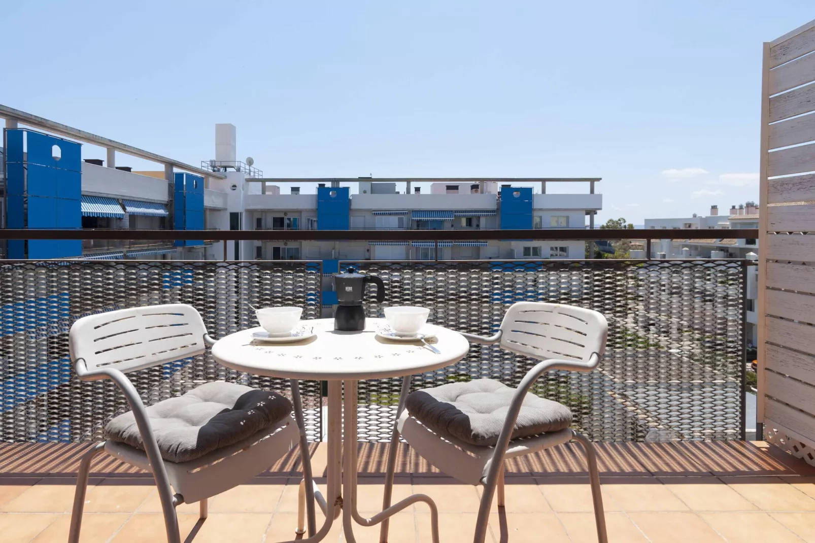 1235 BLAUMARINA con piscina - Terrasbalkon