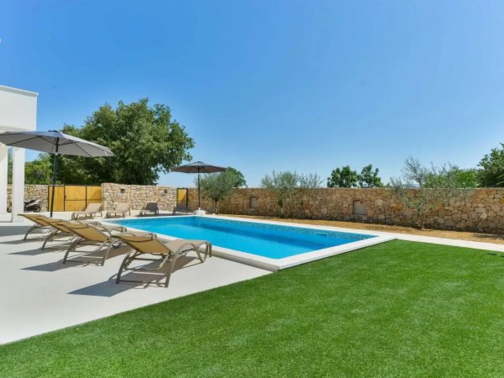 Villa Natura with pool - Image-tags.info